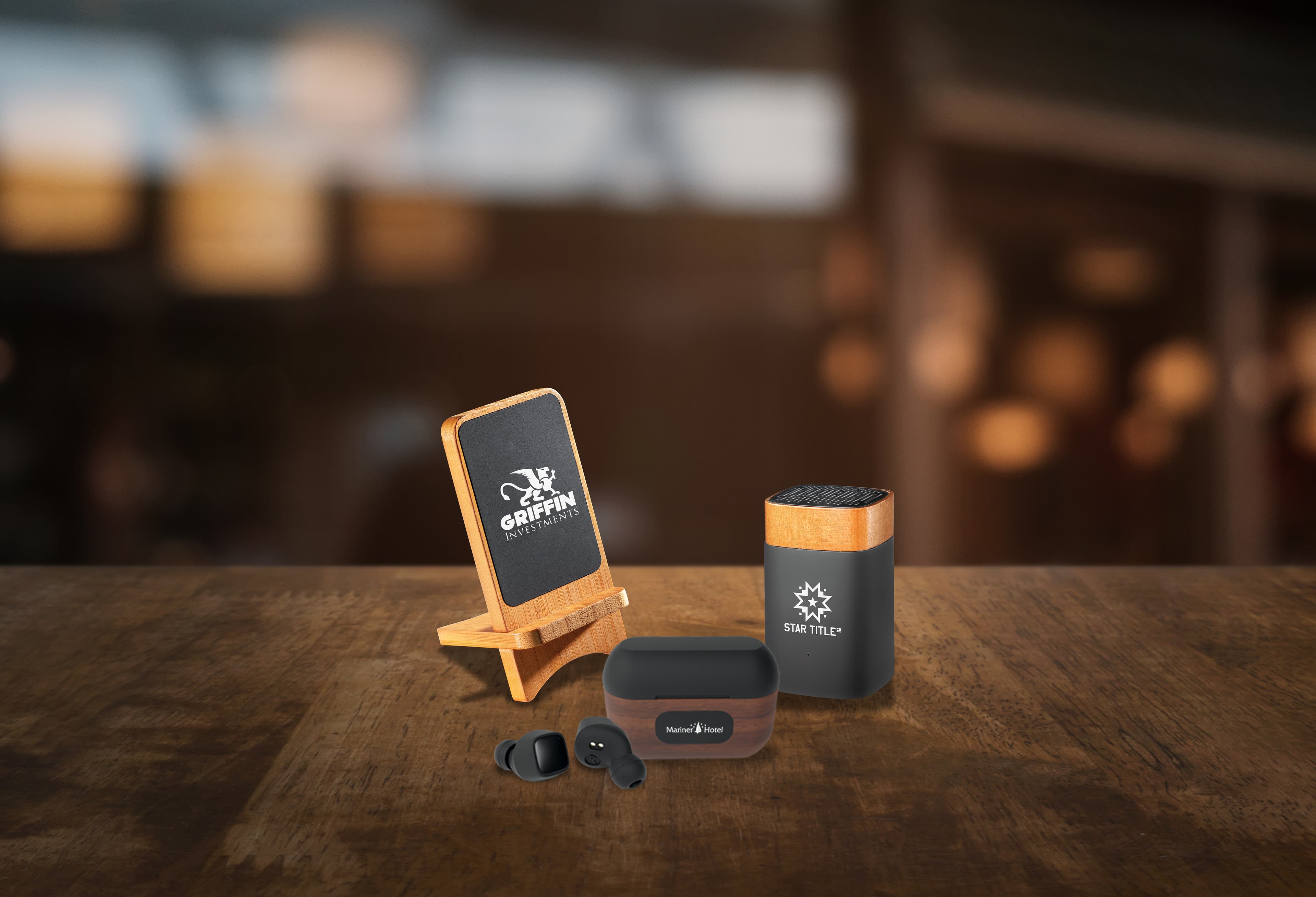 SCX Innovative Design™ Maple Wood Clever 5W Speaker